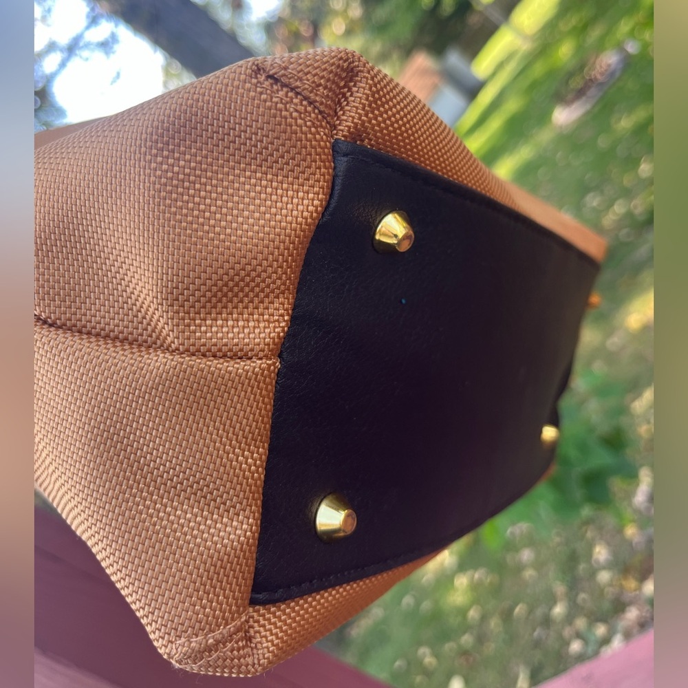 Braciano Gold Tote with Leopard Print Lining - Picture 6 of 16